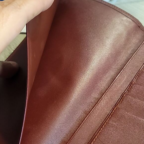 Cartier Bordeaux Bifold Long Wallet in EUC - Picture 13 of 13